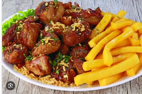 Frango a Passarinho com Fritas